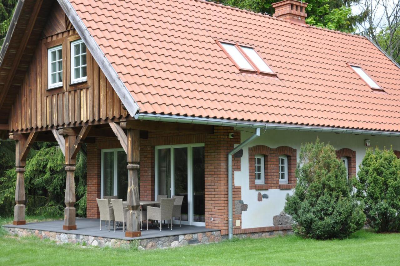 Monte Carvick Nad Jeziorem Seksty Karwik Exteriör bild