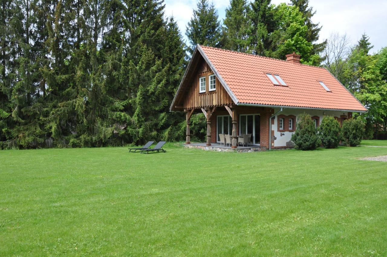 Monte Carvick Nad Jeziorem Seksty Karwik Exteriör bild